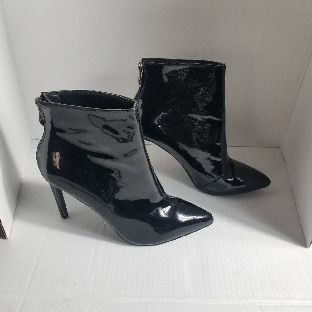 CAPE ROBBIN SHINY BLACK HEELED BOOTS WITH ZIPPERS IN BACK SIZE 7.5